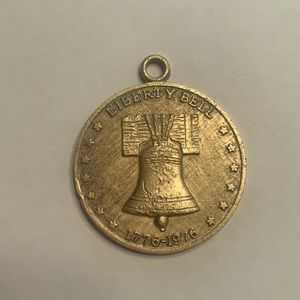 Liberty Bell 1776-1976 Bicentennial Year Medallion